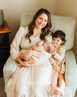 🌟 Exciting News! 🌟
We’re thrilled to announce that Emma is returning from maternity leave and will be back behind the chair starting January 6th! 💇‍♀️✨
She can’t wait to reconnect with all of her amazing guests and help you achieve your hair goals for the new year. Appointments are filling up quickly, so don’t wait to book!
📅 Book online at www.poshsalonwbg.com or call us at 757-253-7674 to schedule your appointment.
Welcome back, Emma! We’ve missed you! 💕
#WelcomeBack #AvedaStylist #poshsalonwbg #NewYearNewHair